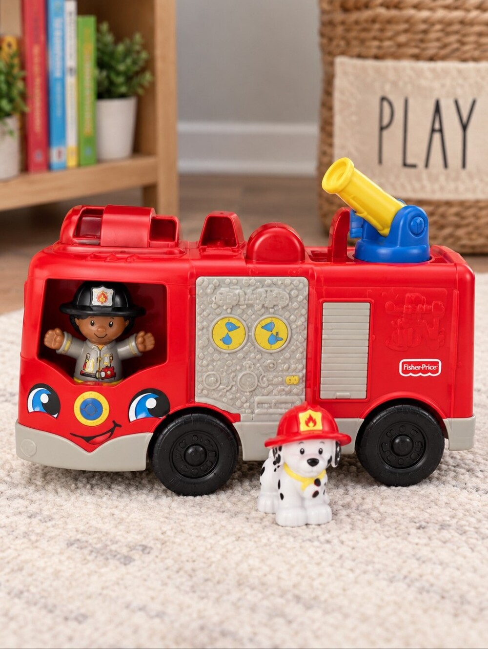 2016‎ Fisher Price Little People Firetruck With Fire Dog And Fireperson
